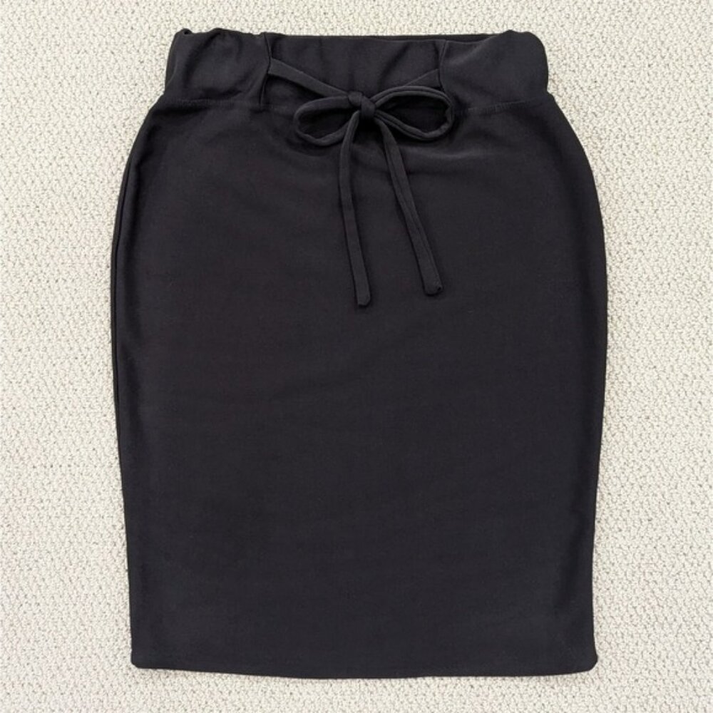 Classic Concepts Los Angeles Midi Skirt‎ Medium Black Stretch Tie Front